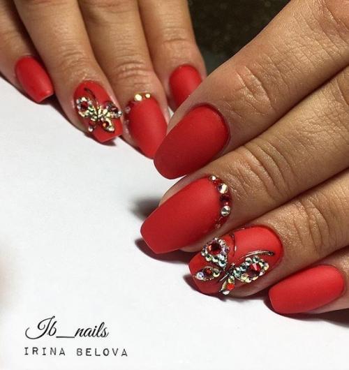 Шикарные идеи маникюра в красном цвете. 02
