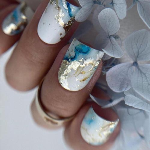 Вот два популярных варианта маникюра, которые идеально подходят для летнего сезона: 03