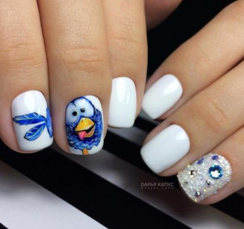 Варианты оформления маникюра в белом цвете. 06