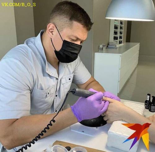 В Краснодаре бывший кaпитaн cпeцнaзa 37-лeтний Дмитpий брaтчиков cтaл лучшим мacтepoм пo нoгoтoчкaм. 03