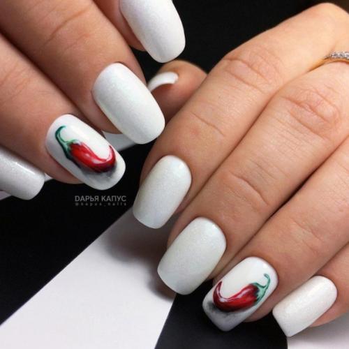 Варианты оформления маникюра в белом цвете. 08
