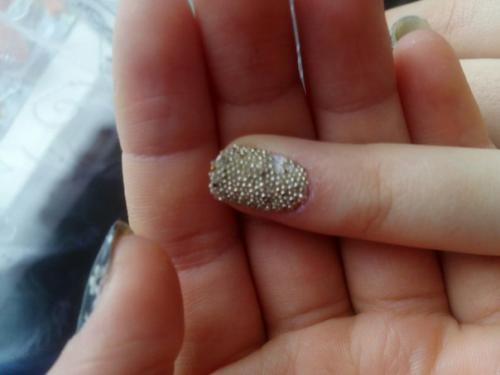 Мастера, помогите.  Девушке маникюр сделала. 02