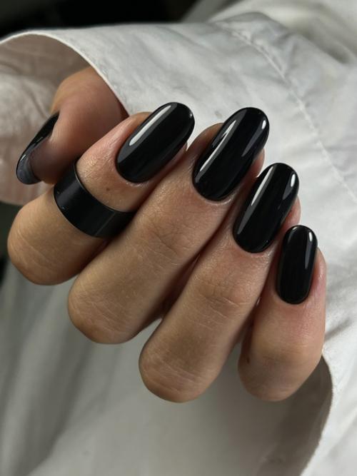 Один из капризных цветов это конечно же черный. 01