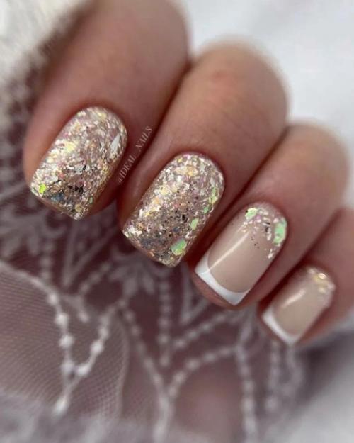 Блестки в маникюре - это классический элемент, который всегда находится в тренде. 01 Блестки в маникюре - это классический элемент, который всегда находится в тренде. 01