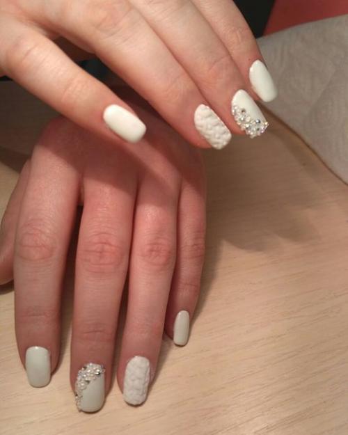 Девчонки делаю наращивание ногтей, на формы Акрилом, Гелем, био'Гелем, на Типсы цены доступные? 09