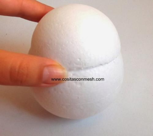 Снеговик из пенополистироловых шариков и фоамирана. 04