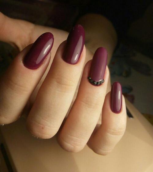 Девочки занимаюсь ногтями 5 месяцев почти, хочу вашей оценки над чем надо больше работать? 02