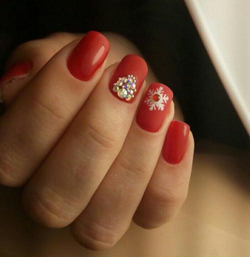 Девочки занимаюсь ногтями 5 месяцев почти, хочу вашей оценки над чем надо больше работать? 03