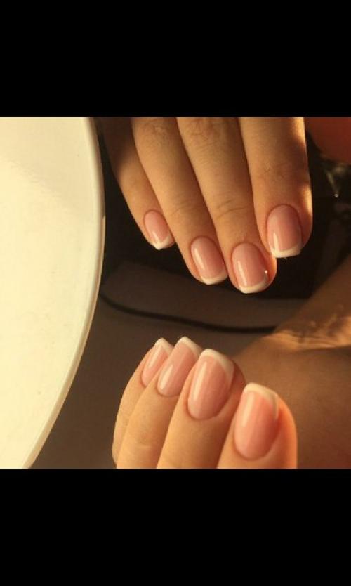 Девчонки делаю наращивание ногтей, на формы Акрилом, Гелем, био'Гелем, на Типсы цены доступные? 01