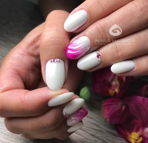 Варианты оформления маникюра в белом цвете. 03