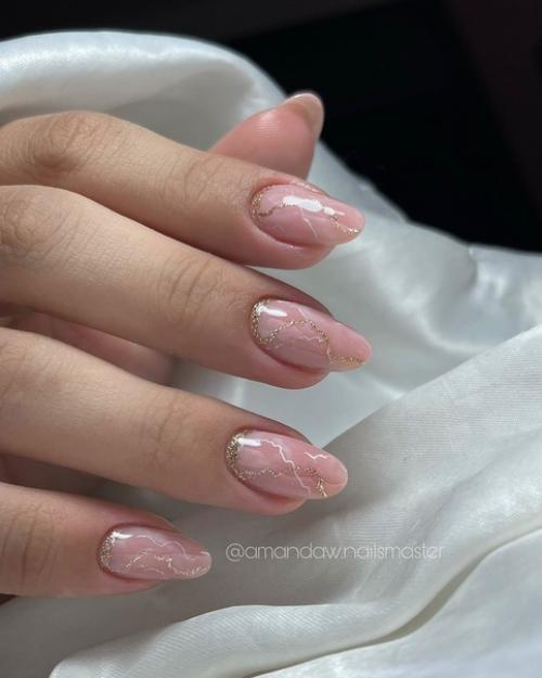 Нюдовый маникюр выполняют в максимально естественных, нейтральный цветах. 03 Нюдовый маникюр выполняют в максимально естественных, нейтральный цветах. 03