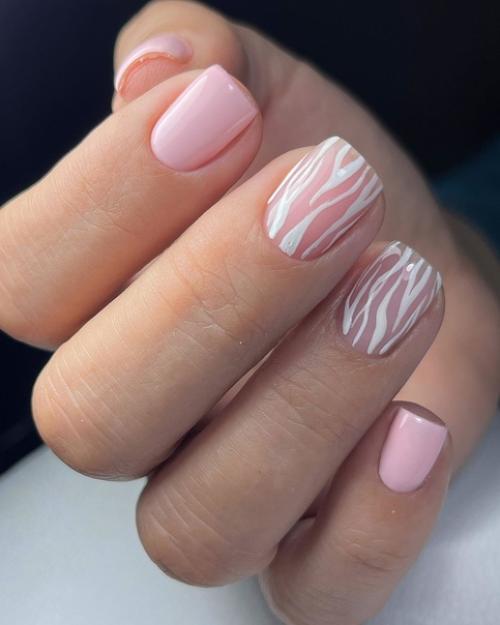 Нюдовый маникюр выполняют в максимально естественных, нейтральный цветах. 04 Нюдовый маникюр выполняют в максимально естественных, нейтральный цветах. 04