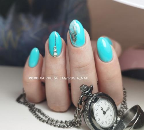 Бирюзовый цвет одним из хедлайнеров текущего сезона стал. 01