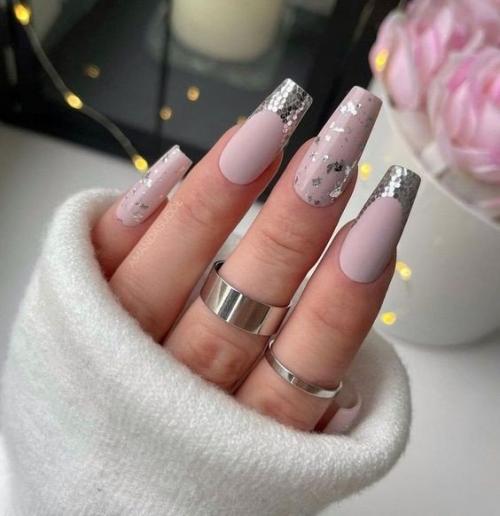 Идеи зимнего маникюра на длинные ногти. 09