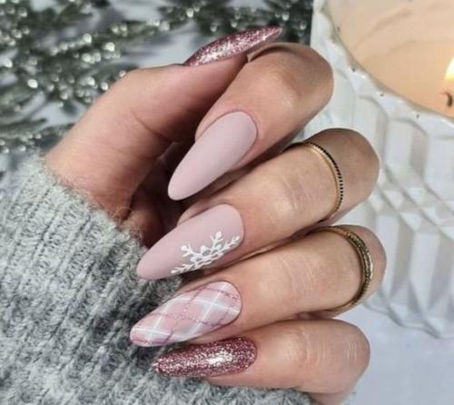 Идеи зимнего маникюра на длинные ногти. 02