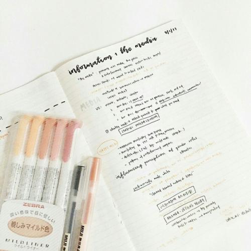 Как украсить свою школьную форму? 01 Как украсить свою школьную форму? 01