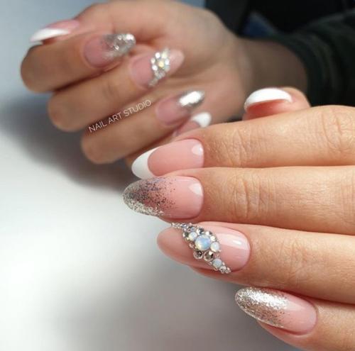Маникюр для настоящей зимней красавицы. 01