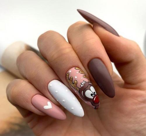 А какая идея маникюра с оленем вам понравилась больше всего? 08