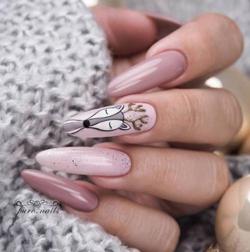 А какая идея маникюра с оленем вам понравилась больше всего? 06