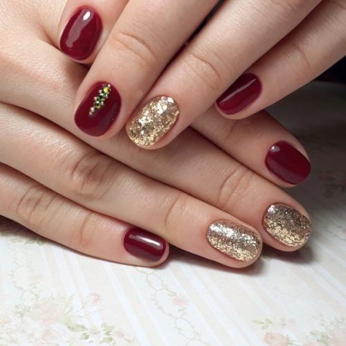 Девочки, всем привет занимаюсь ногтями месяц. 07