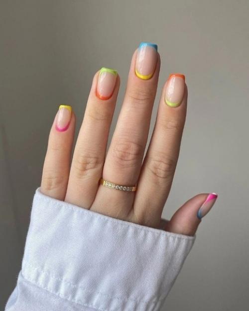 Поможем тебе с идеями для следующего маникюра. 08