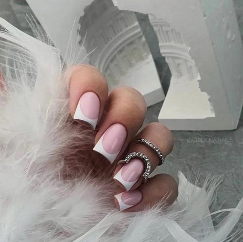 Микс матового и блестящего покрытия в маникюре необычный эффект создает. 03