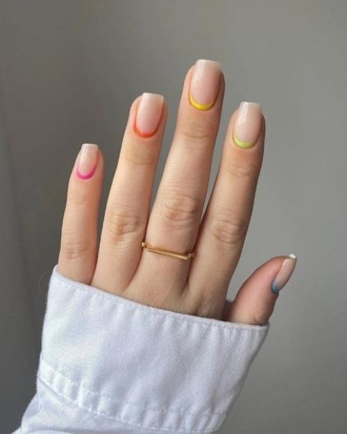 Поможем тебе с идеями для следующего маникюра. 07