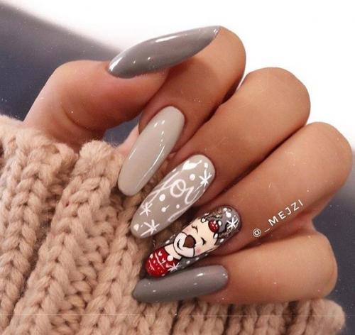 А какая идея маникюра с оленем вам понравилась больше всего? 09