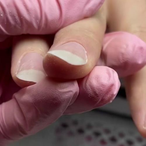 Доброго дня!  Прошу советов по работе с подобными ногтями и оцените пожалуйста результат. 01