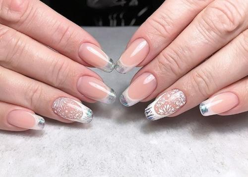 Маникюр для настоящей зимней красавицы. 05