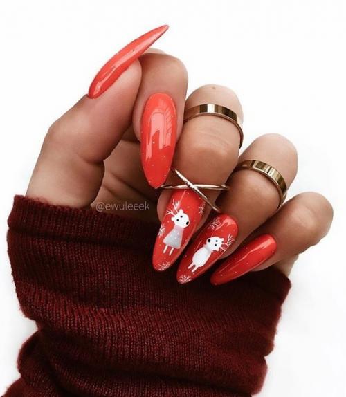 А какая идея маникюра с оленем вам понравилась больше всего? 04