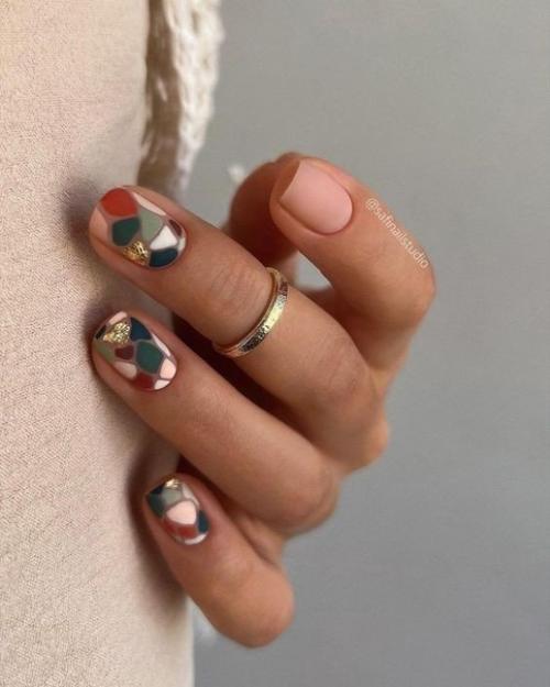 Красивый маникюр на короткие ногти. 07