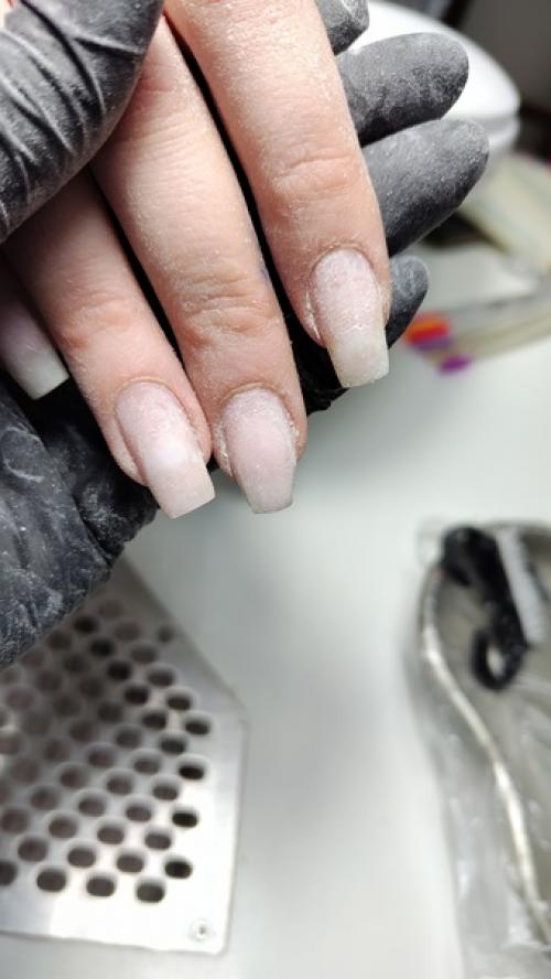 Пока еду домой после Адского, пилежного понедельника, покажу что мы сделали девочке с красивыми пальчиками и как исправили некий ужас ее маникюра. 02