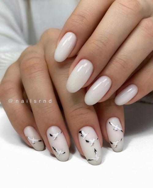 Я не Смогла Определиться, Поэтому на Левой Руке у Меня Оранжевые Цветочки, а на Правой - Черный Цвет и Черепа. 07