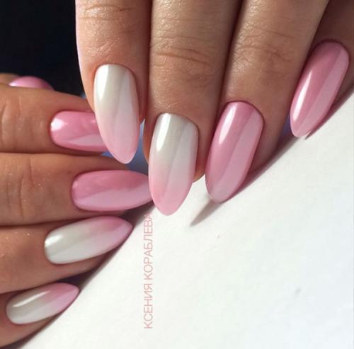 Втирка шикарно смотрится в сочетании с любым цветом, но особенно выигрышно - с нежно-розовыми оттенками. 03