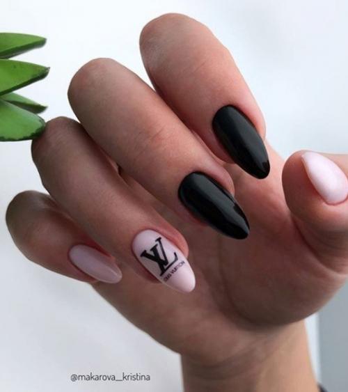 Маникюр с логотипами. 02