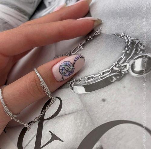 Маникюр с геометрическим рисунком. 01