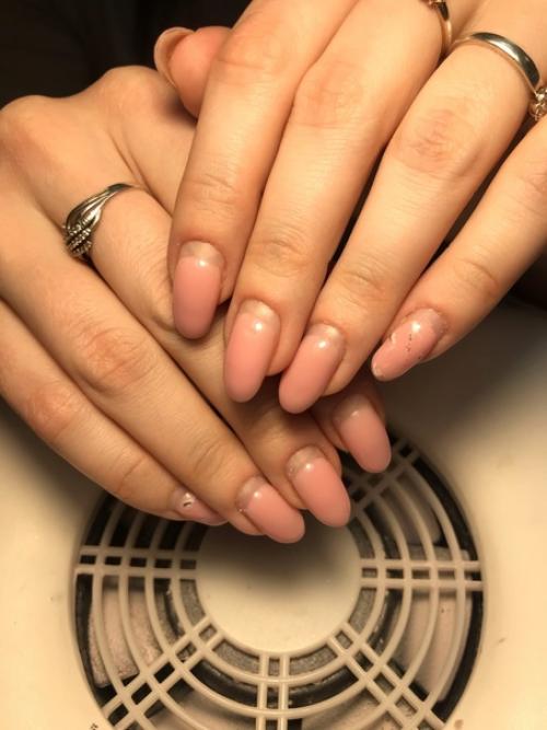 Ногтям До 32 дня ( кутикула обрезана самостоятельно). 02