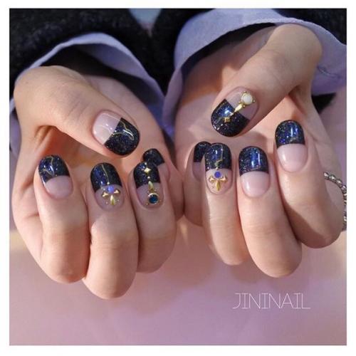 Давайте сегодня немного поговорим о маникюре? 06