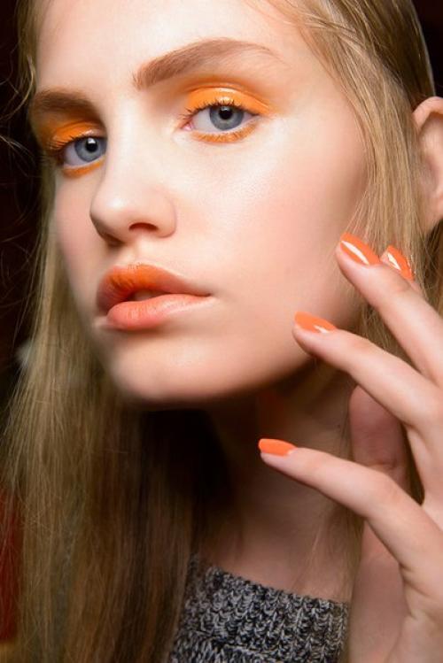 Бьюти - тренд: апельсиновые и лимонные оттенки в макияже. 05