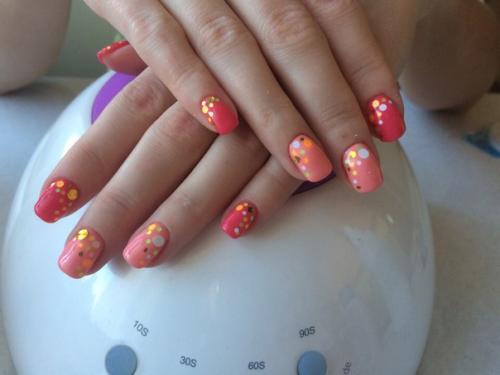 Красотки!  Требуются модели на аппаратный маникюр покрытие гель - лак дизайн за расходники. 01