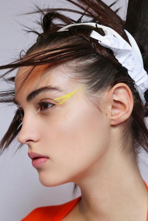 Бьюти - тренд: апельсиновые и лимонные оттенки в макияже. 02