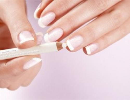 Французский маникюр?  Французский маникюр - явление из разряда вечных ценностей, как маленькое черное платье или сумка Биркин. 04