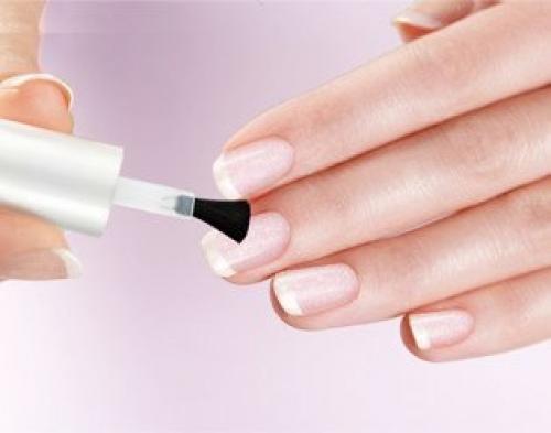 Французский маникюр?  Французский маникюр - явление из разряда вечных ценностей, как маленькое черное платье или сумка Биркин. 03