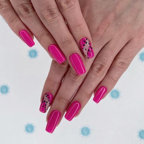 Розовый цвет по-прежнему остается одним из самых популярных цветов в маникюре. 07