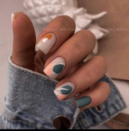 Маникюр на короткие ногти (абстракция. 06