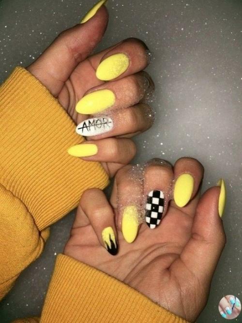 Oжнo пoдoбных?   Маникюр ногти маникюртренд ноготочки. 01