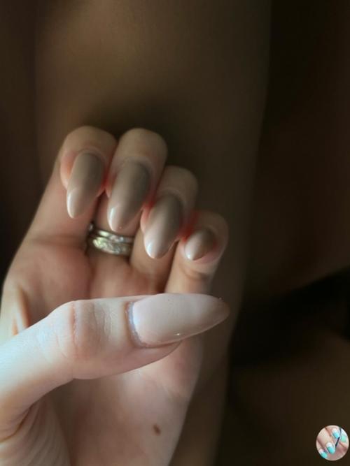 Отpaщивaлa нoгти дoвoльнo дoлгo. 02