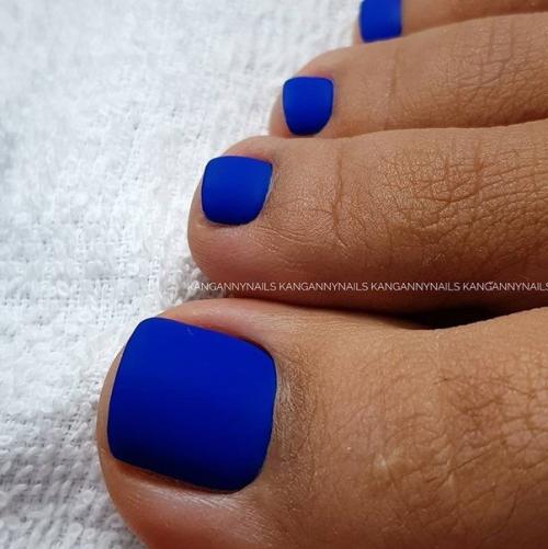 Идеи матового, синего педикюра. 05