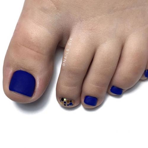 Идеи матового, синего педикюра. 06